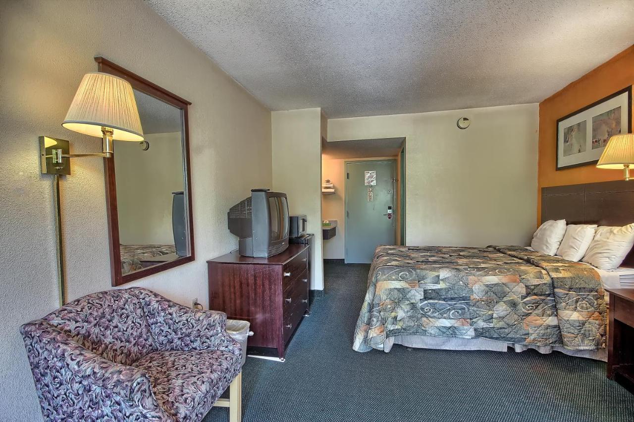 Lima Inn Hotel Room photo